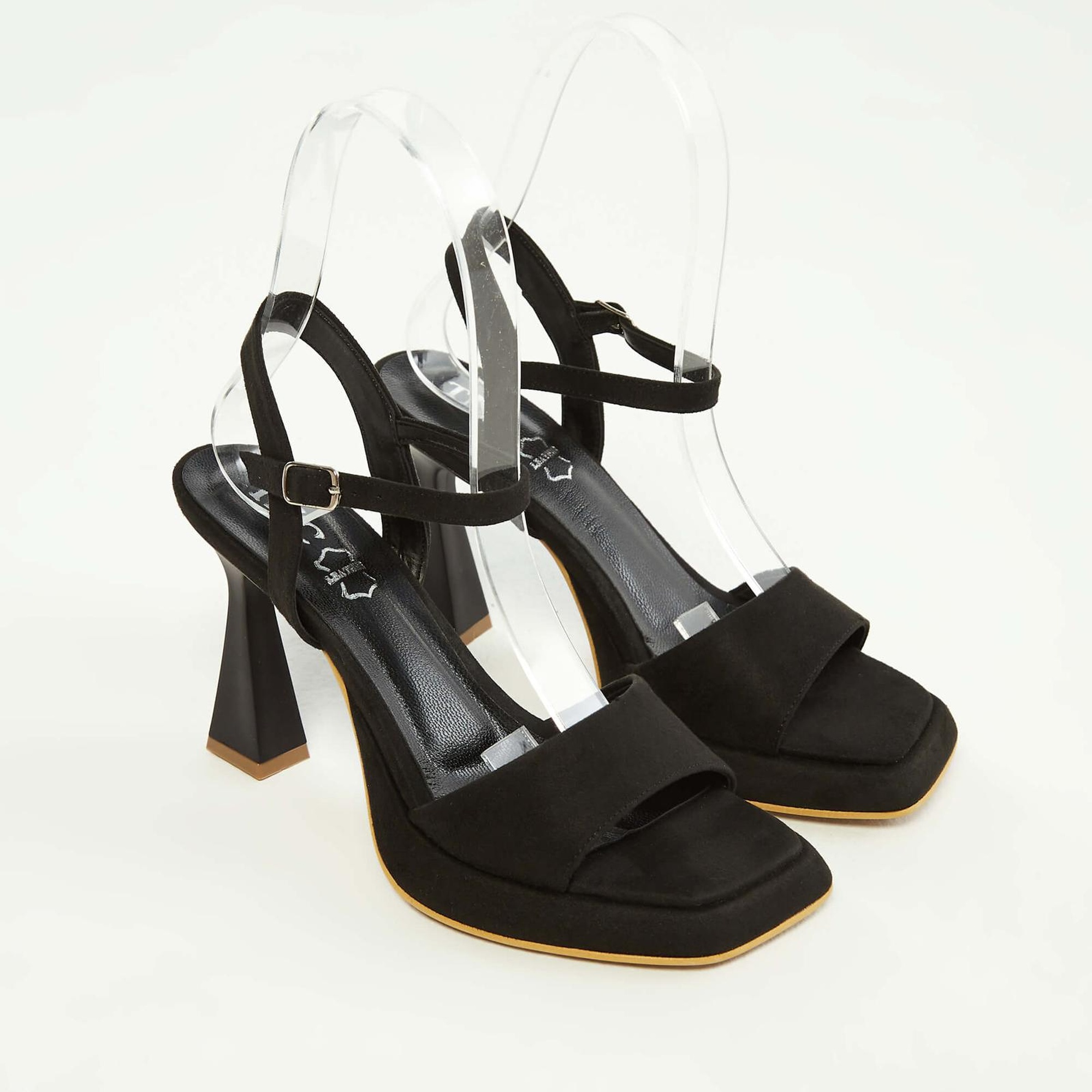 Tamer Tanca Kadın Hakiki Deri Siyah Süet Topuklu Sandalet