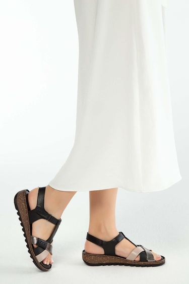  Tamer Tanca Kadın Hakiki Deri Siyah Düz Sandalet