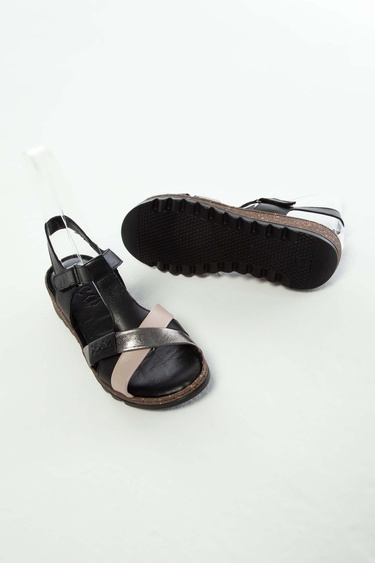  Tamer Tanca Kadın Hakiki Deri Siyah Düz Sandalet