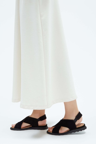  Tamer Tanca Kadın Vegan Siyah Süet Düz Sandalet