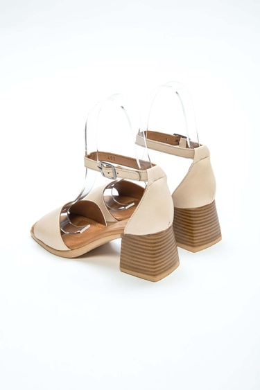  Tamer Tanca Kadın Vegan Bej Topuklu Sandalet