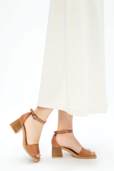  Tamer Tanca Kadın Vegan Taba Topuklu Sandalet