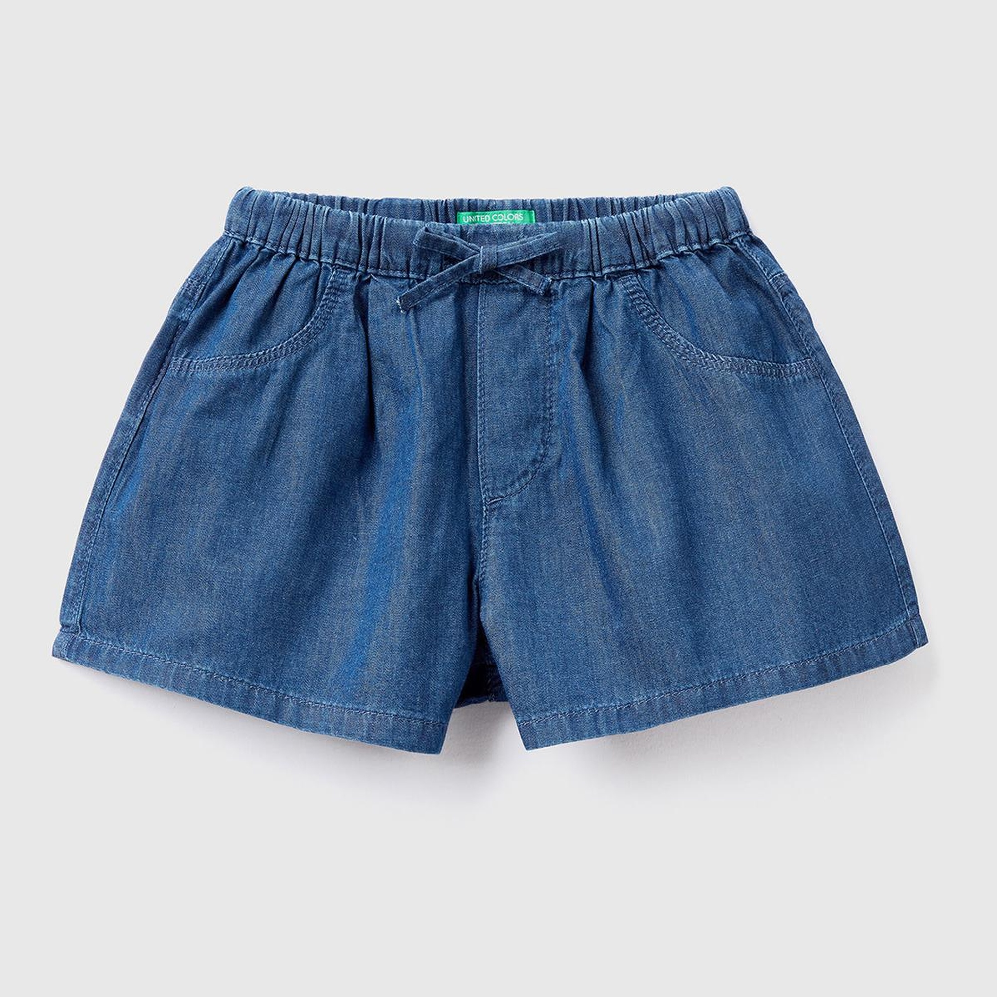 Kız Çocuk Koyu Denim Beli Büzgülü Arka Cebi Logo İşlemeli Şort