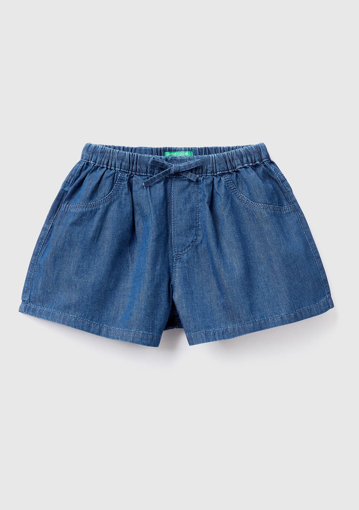  Kız Çocuk Koyu Denim Beli Büzgülü Arka Cebi Logo İşlemeli Şort