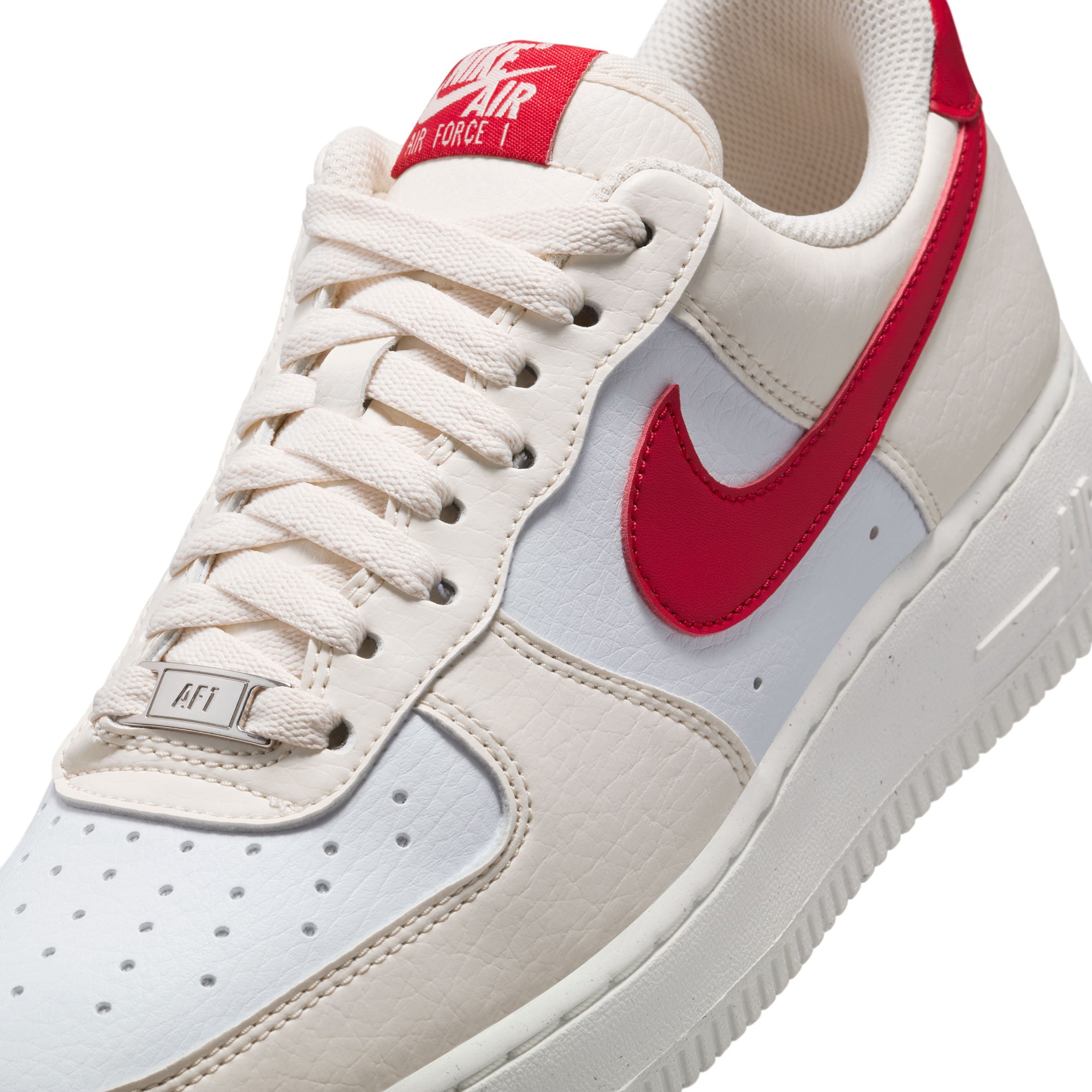 Nike Air Force 1 '07 Next Nature Kadın Krem Rengi Spor Ayakkabı