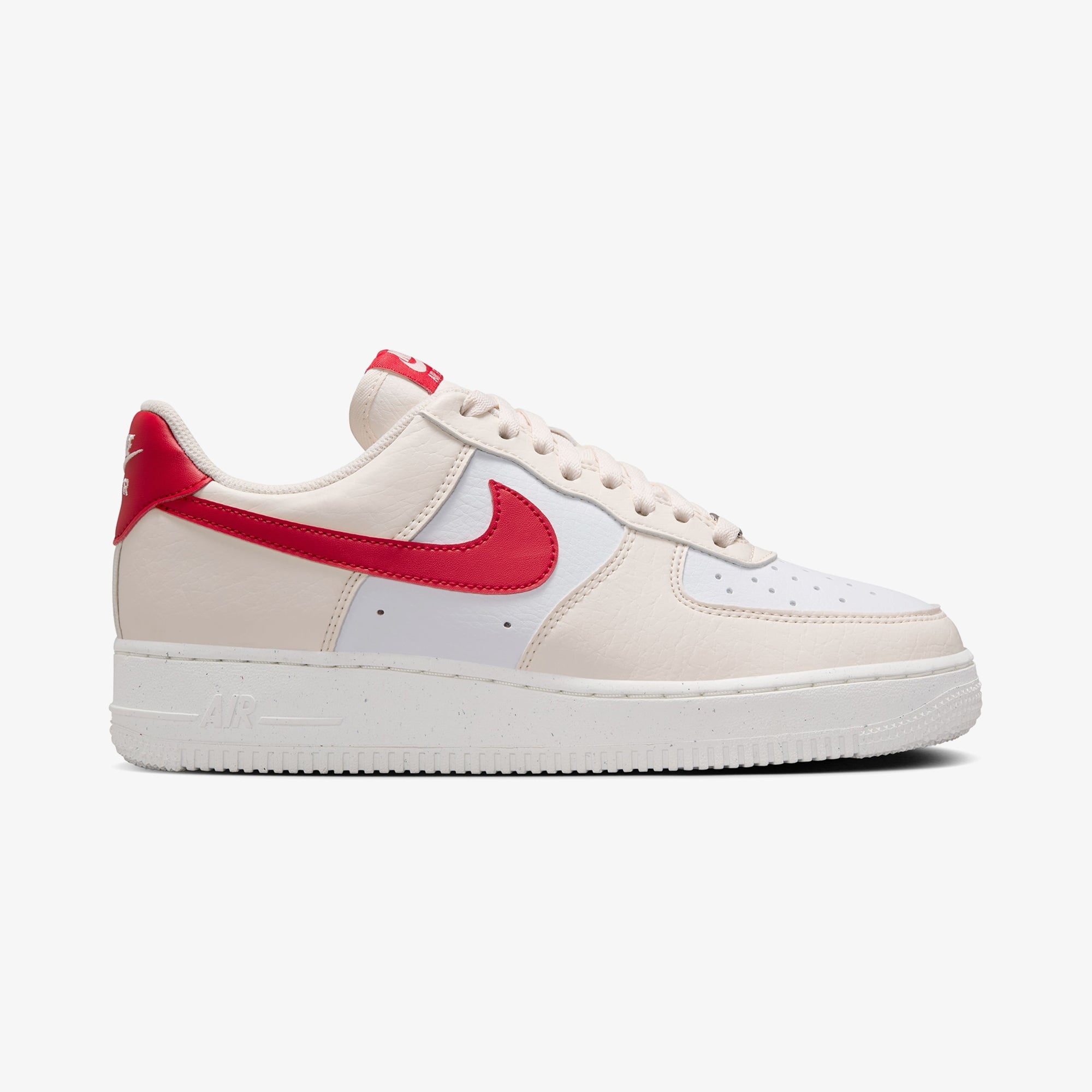Nike Air Force 1 '07 Next Nature Kadın Krem Rengi Spor Ayakkabı
