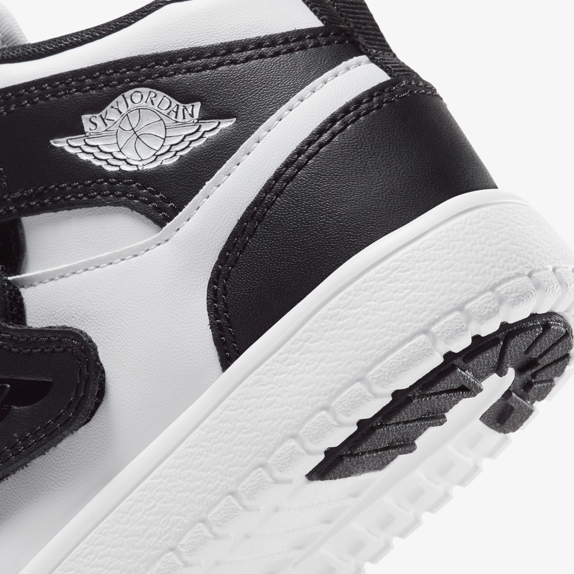 Jordan Sky 1 Çocuk Siyah Spor Ayakkabı