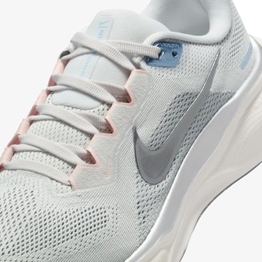  Nike Air Zoom Pegasus 41 Kadın Gri Koşu Ayakkabısı