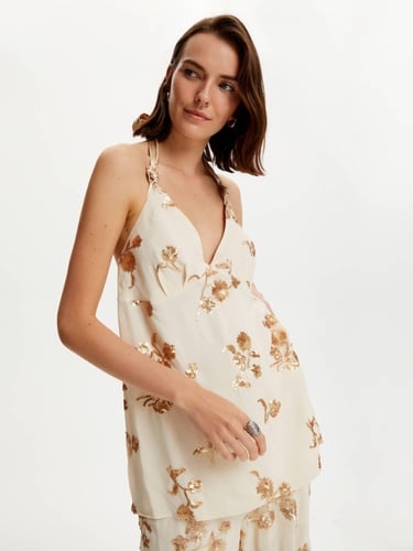  Nakış İşlemeli Bluz