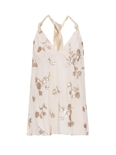  Nakış İşlemeli Bluz