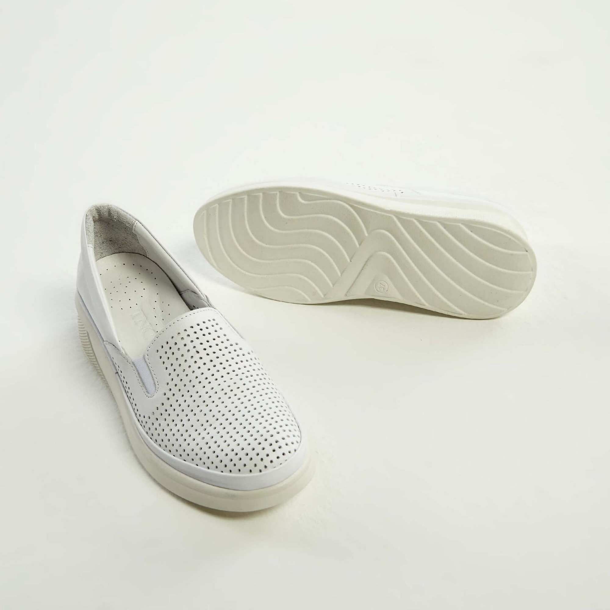 Tamer Tanca Kadın Hakiki Deri Beyaz Comfort Ayakkabı