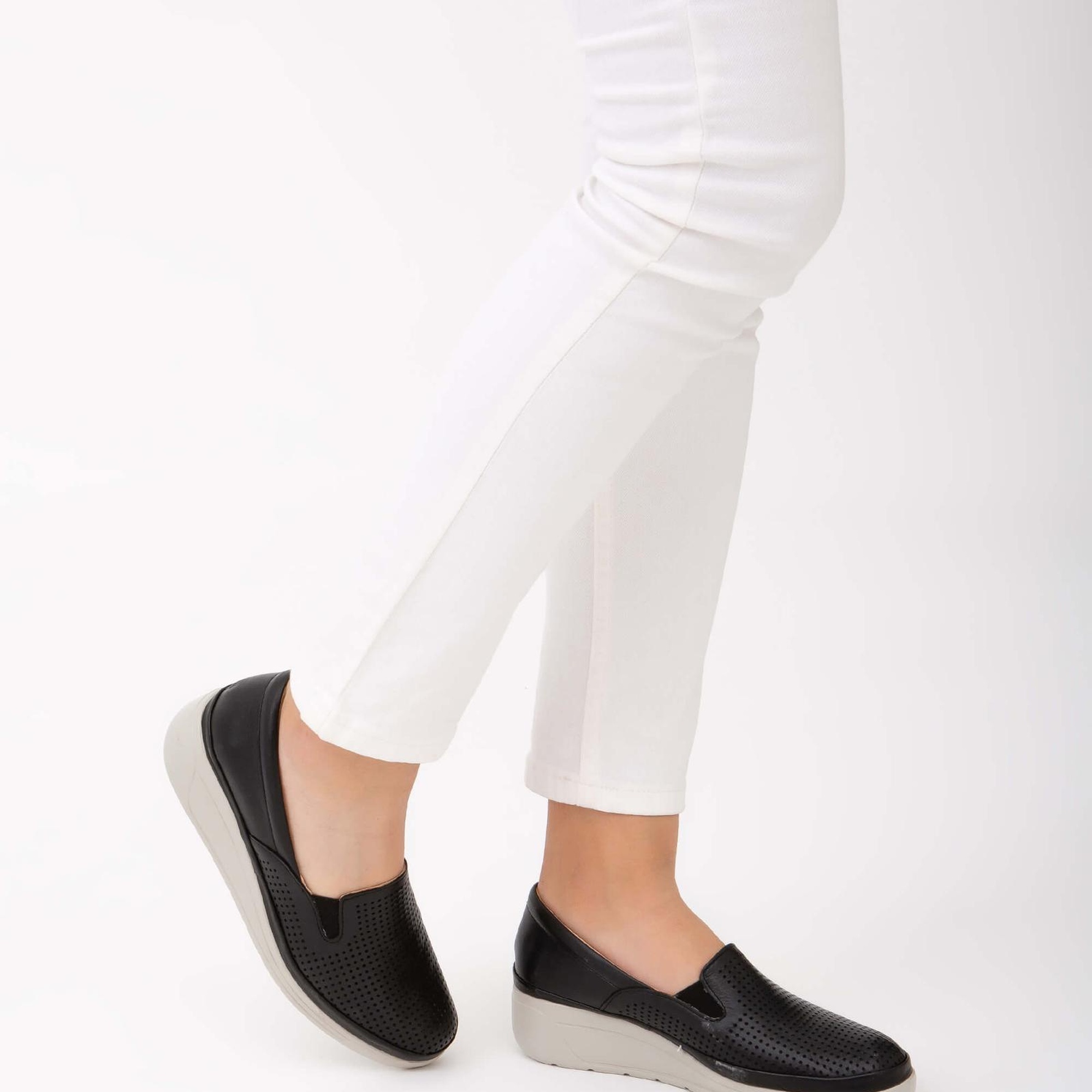 Tamer Tanca Kadın Hakiki Deri Siyah Deri Comfort Ayakkabı