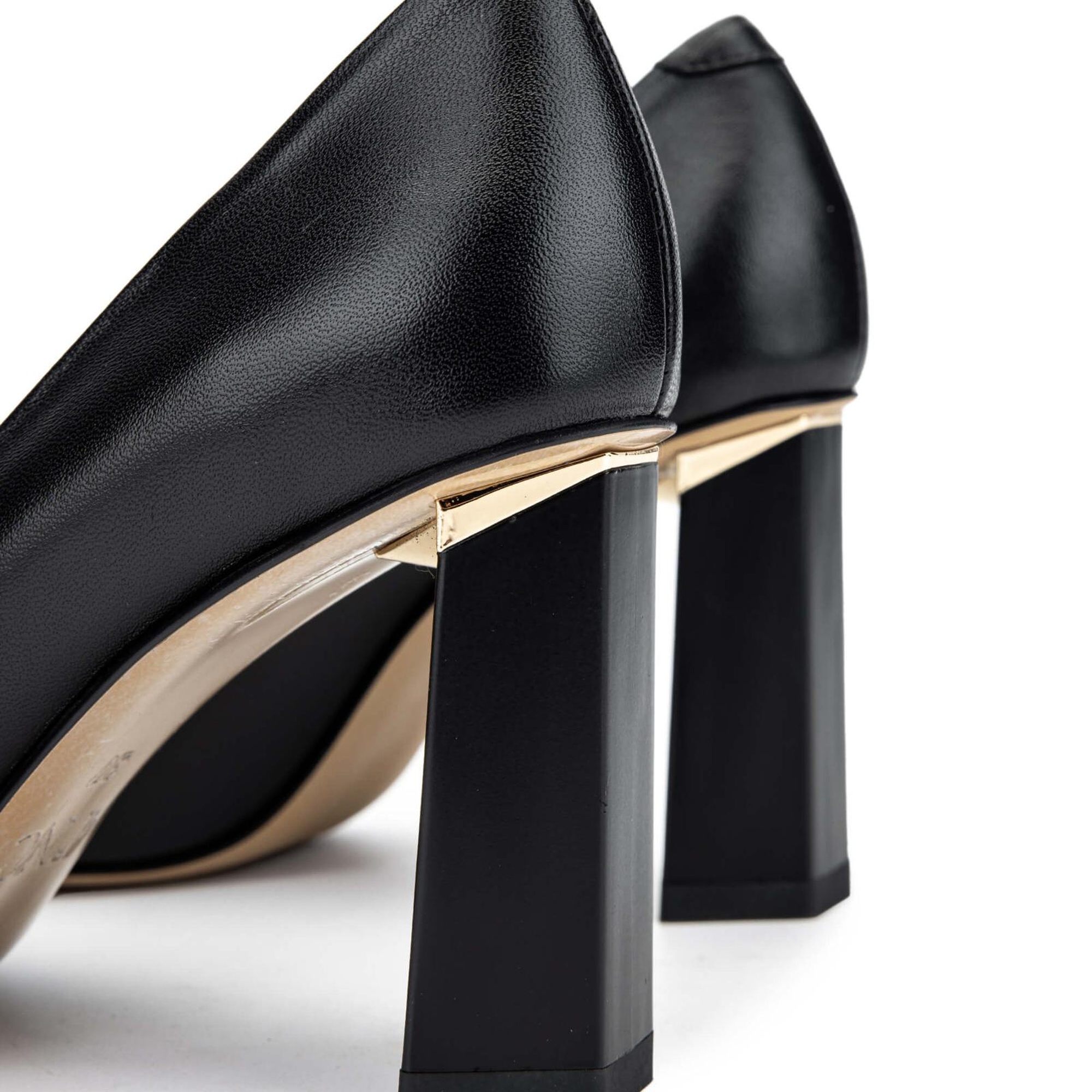 Tamer Tanca Kadın Hakiki Deri Siyah Deri Topuklu Ayakkabı