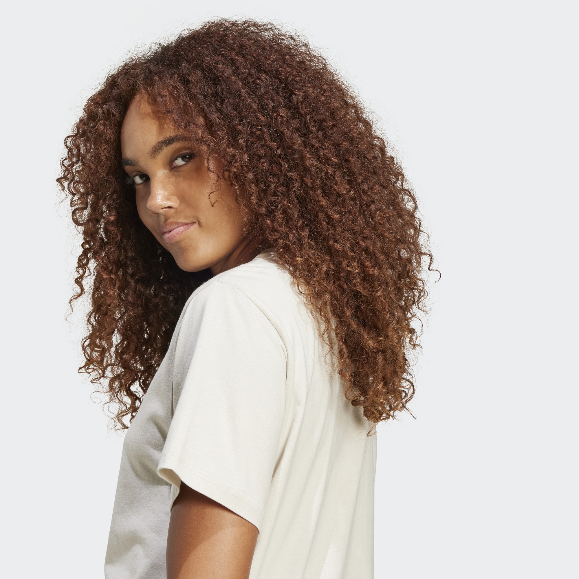 adidas Essentials Small Logo Cotton Kadın Bej T-Shirt