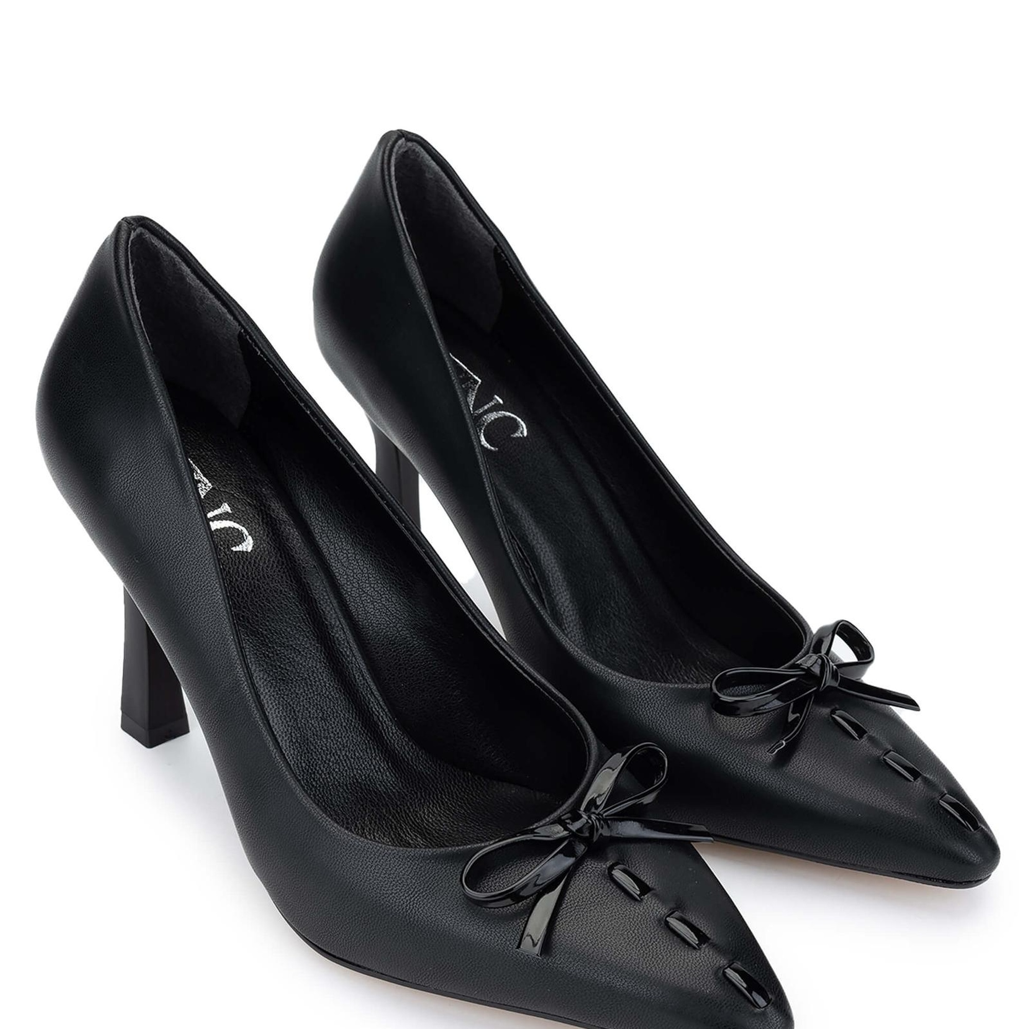 Tamer Tanca Kadın Hakiki Deri Siyah Topuklu Ayakkabı