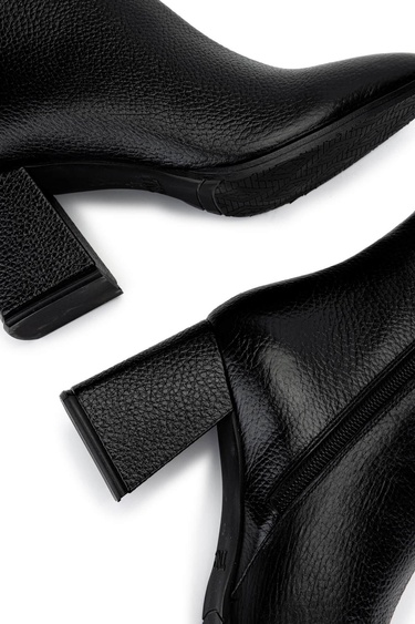  Tamer Tanca Kadın Hakiki Deri Siyah Floter Topuklu Bot