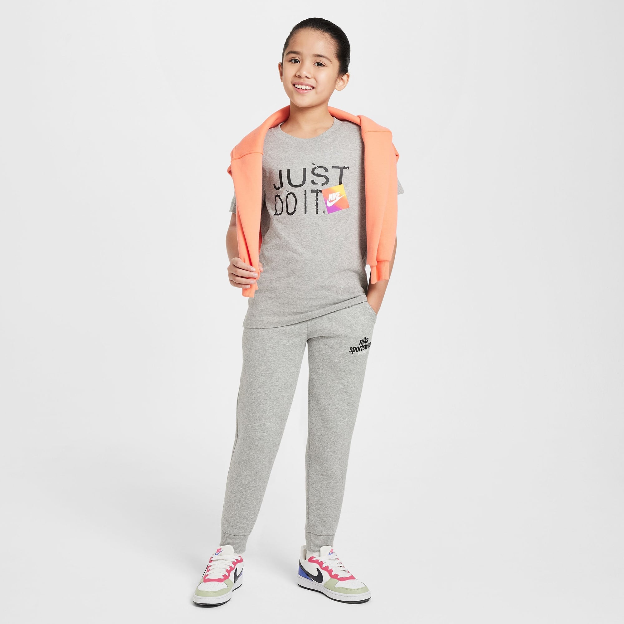 Nike Sportswear Çocuk Gri T-Shirt