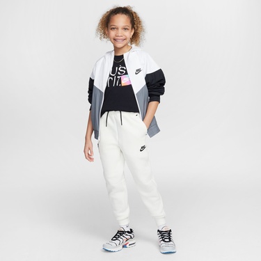  Nike Sportswear Çocuk Siyah T-Shirt