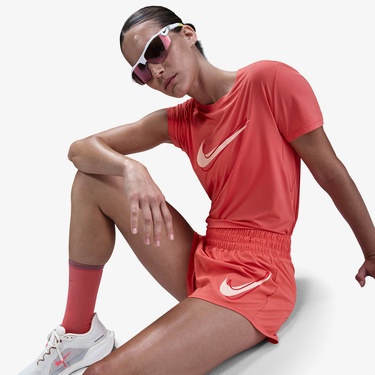  Nike One Swoosh Dri-Fit Kadın Turuncu Şort