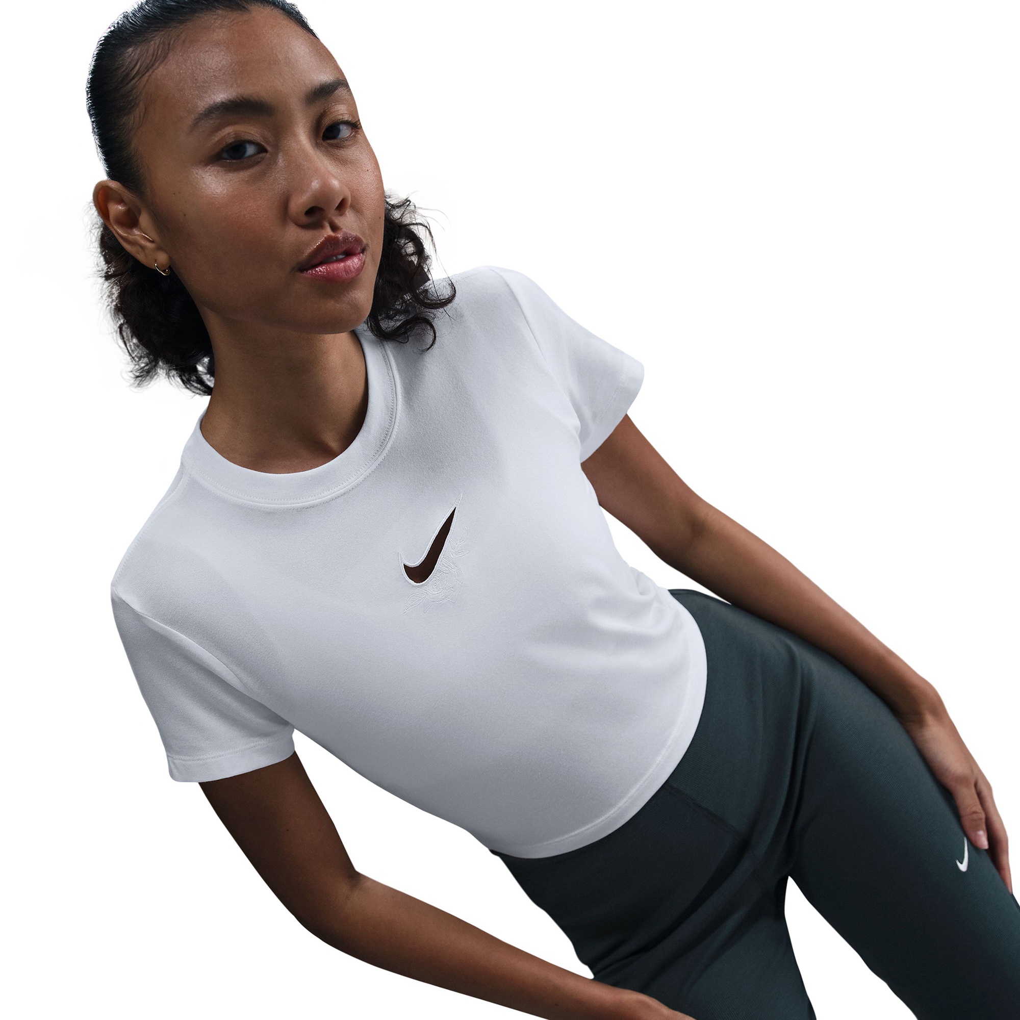 Nike Sportswear Chill Knit Kadın Beyaz T-Shirt