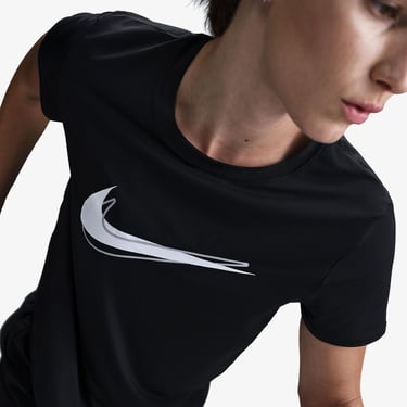  Nike One Swoosh Dri-Fit Kadın Siyah T-Shirt