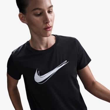  Nike One Swoosh Dri-Fit Kadın Siyah T-Shirt