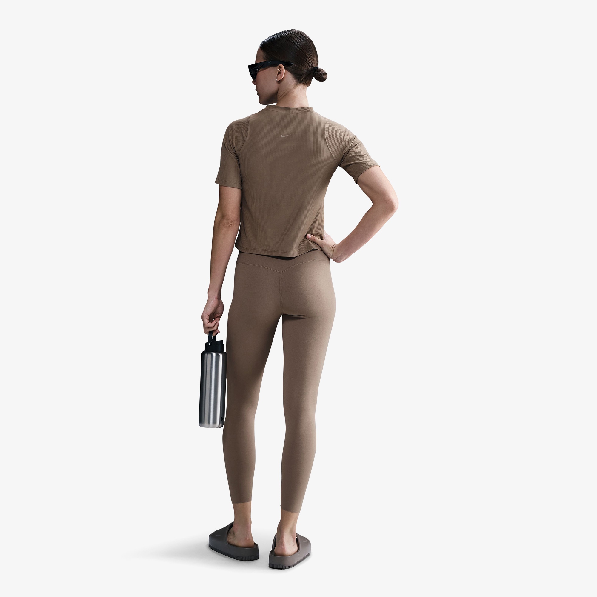 Nike Dri-Fit Zenvy Kadın Kahverengi T-Shirt