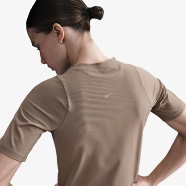  Nike Dri-Fit Zenvy Kadın Kahverengi T-Shirt