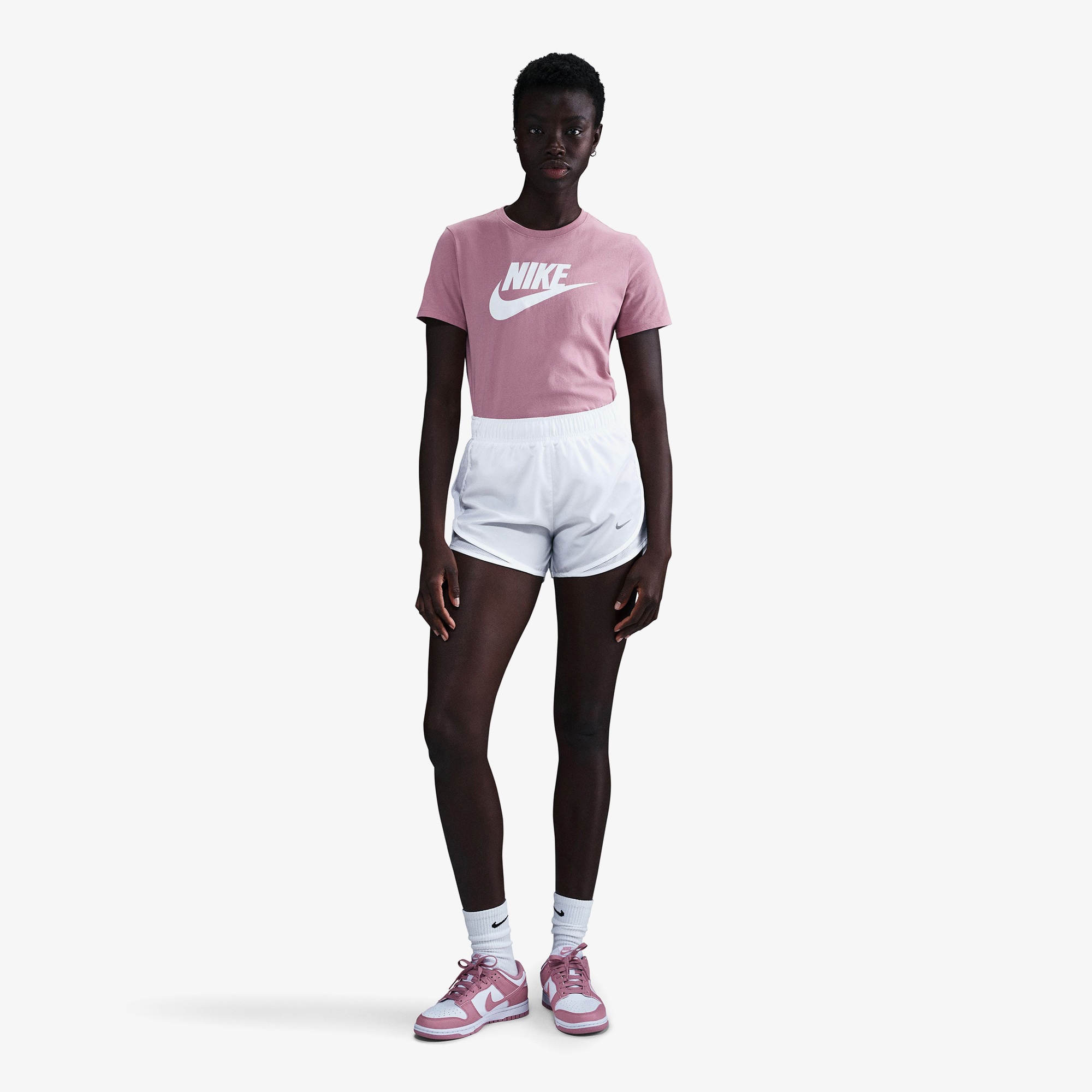 Nike Sportswear Club Essentials Kadın Pembe T-Shirt