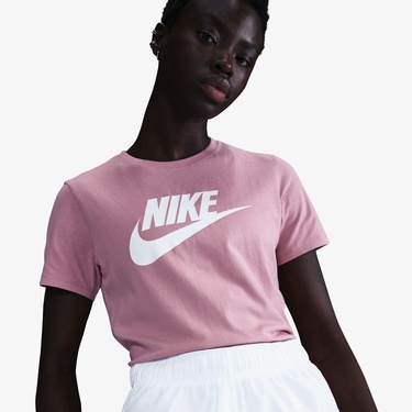 Nike Sportswear Club Essentials Kadın Pembe T-Shirt