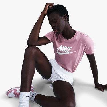  Nike Sportswear Club Essentials Kadın Pembe T-Shirt