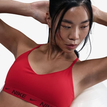  Nike Dri-Fit Indy Hafif Destekli Kadın Kırmızı Bra