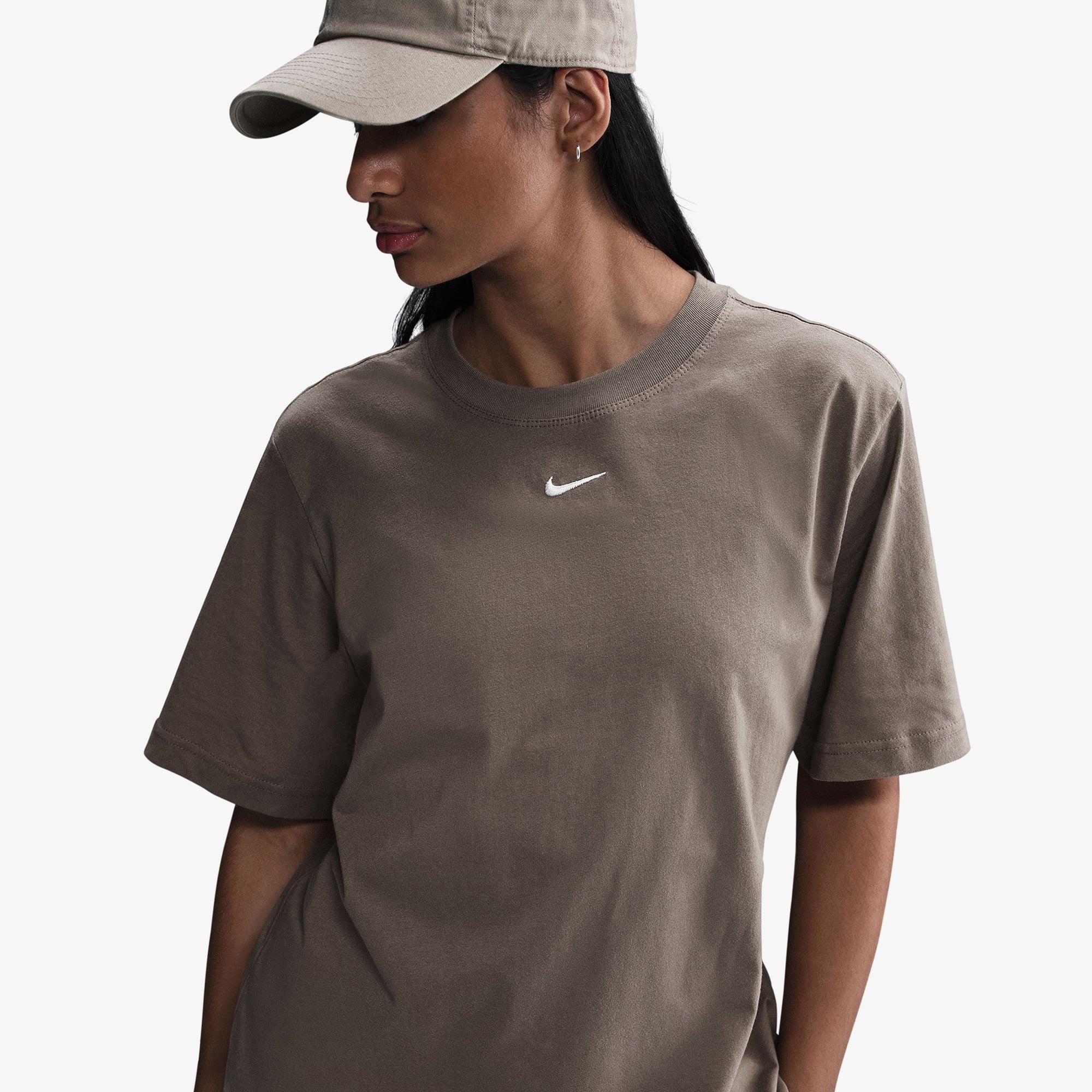 Nike Sportswear Essentials Kadın Kahverengi T-Shirt