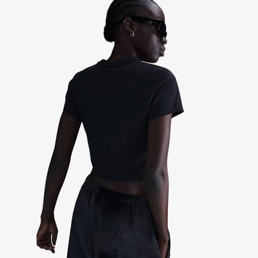  Nike Sportswear Chill Knit Kadın Siyah T-Shirt