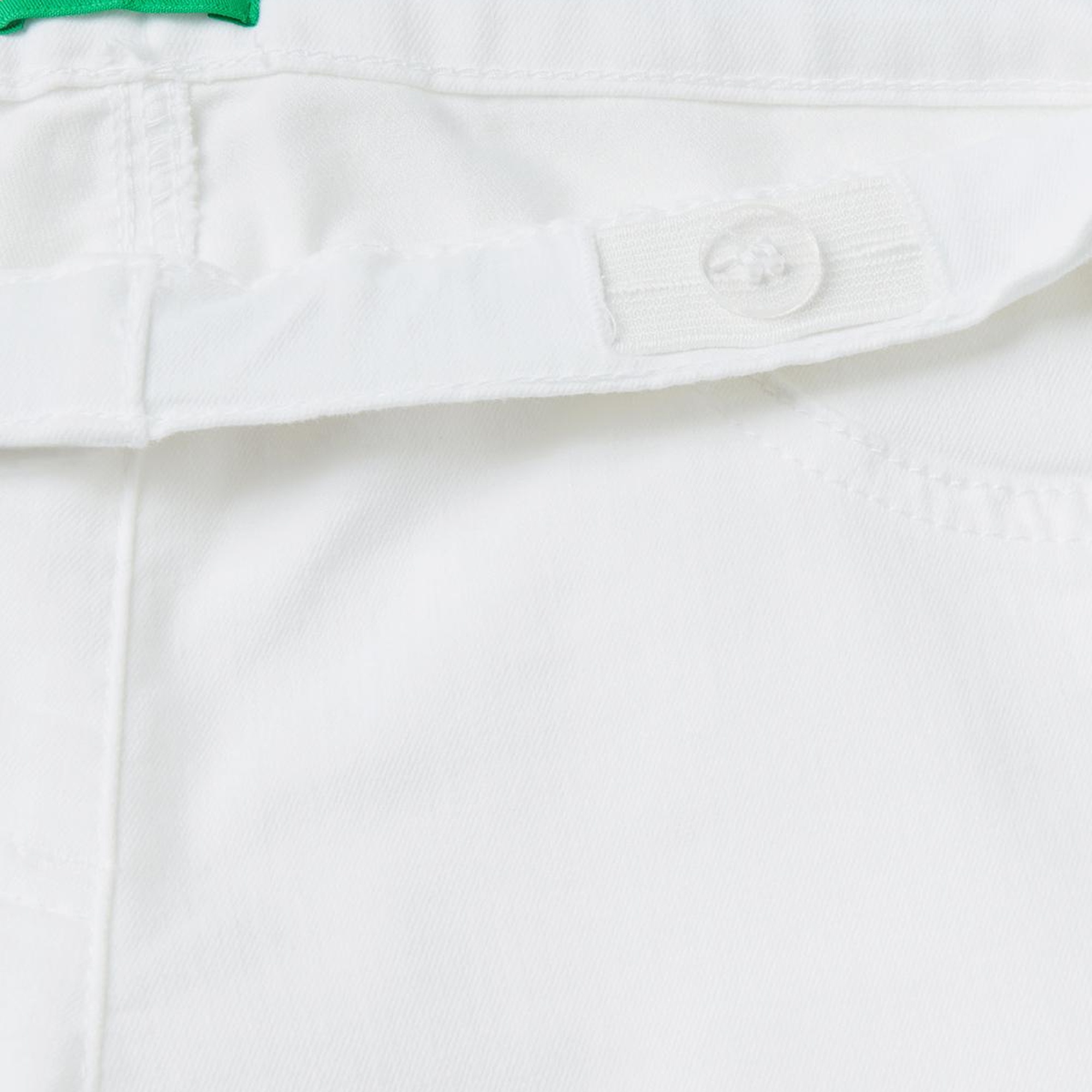 Kız Çocuk Beyaz Arkası Logo İşlemeli Biyeli Cep Detaylı Streç Denim Pantolon