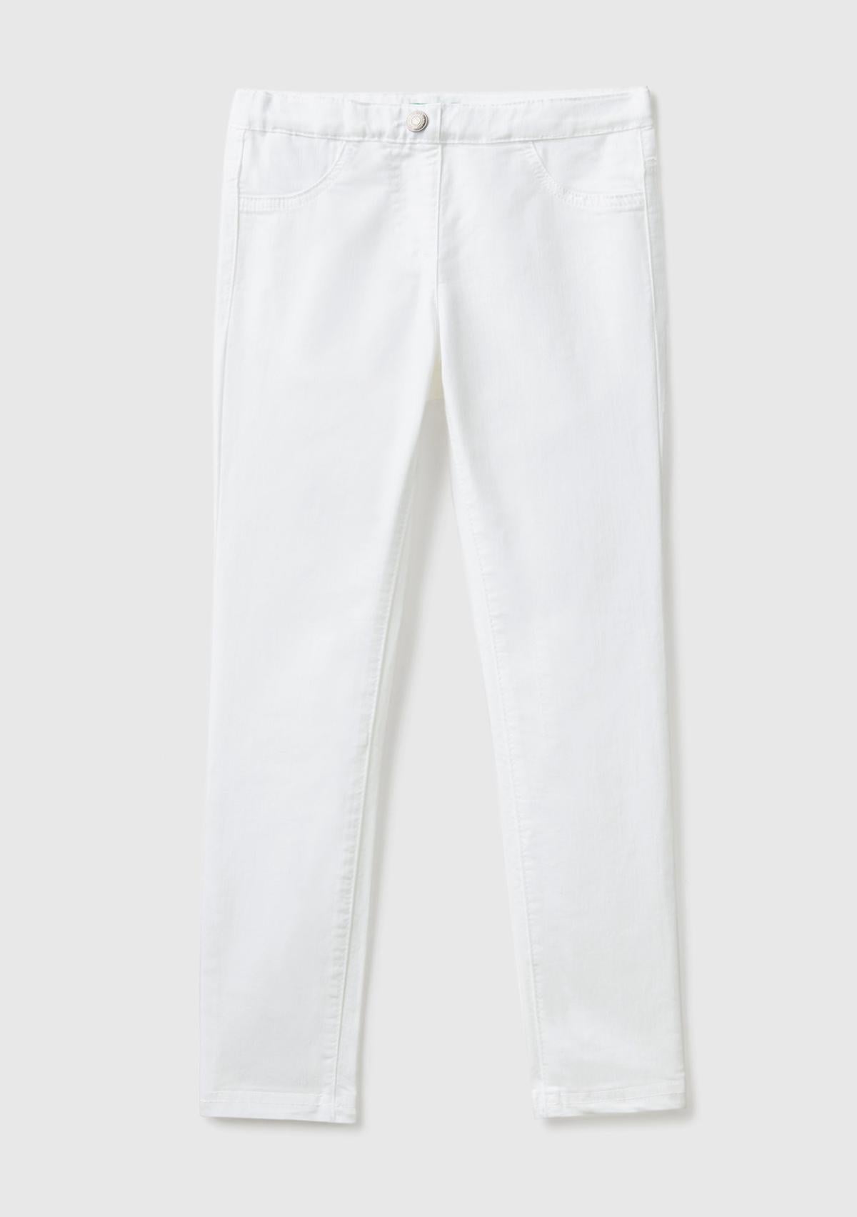  Kız Çocuk Beyaz Arkası Logo İşlemeli Biyeli Cep Detaylı Streç Denim Pantolon