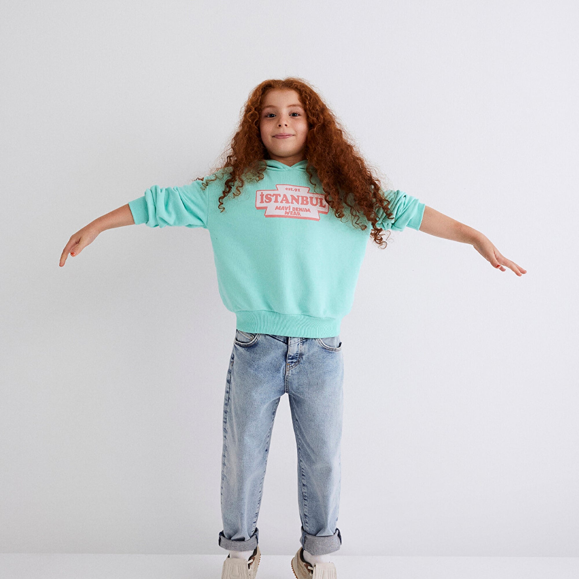 Mavi İstanbul Baskılı Kapüşonlu Yeşil Sweatshirt 7S10062-71676