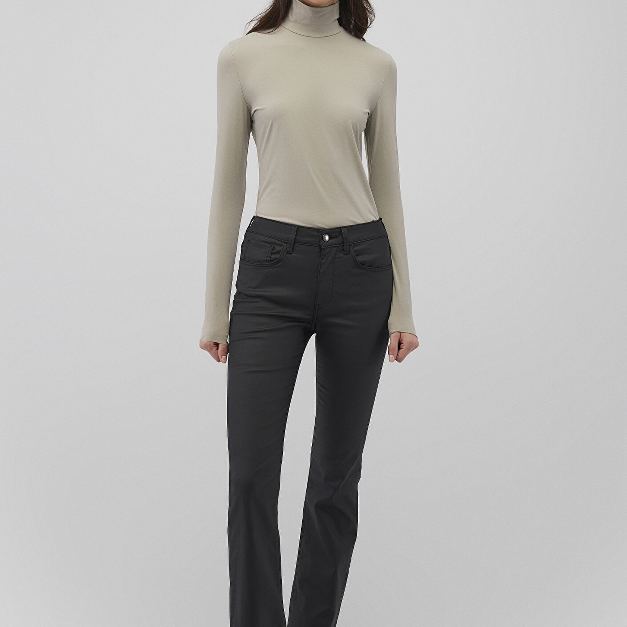 Mavi Sporty Lux Boğazlı Gri Poliamid Tişört Fitted / Vücuda Oturan Kesim 1612867-70352