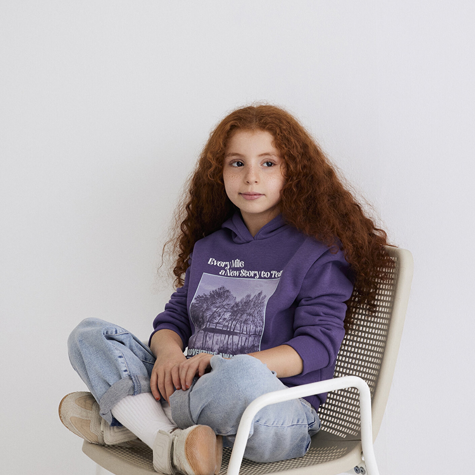 Mavi Kapüşonlu Baskılı Mor Sweatshirt 7S10054-88135