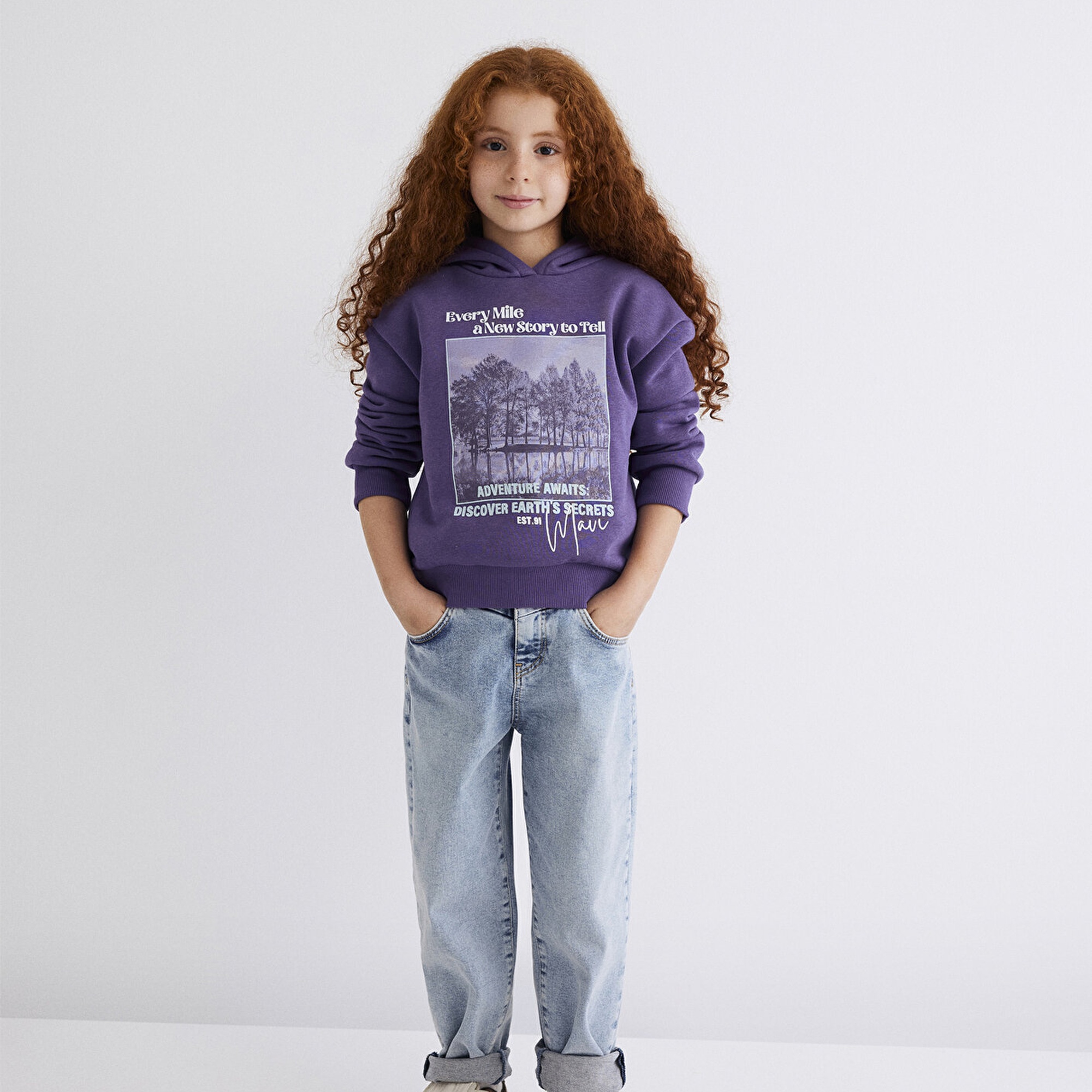Mavi Kapüşonlu Baskılı Mor Sweatshirt 7S10054-88135