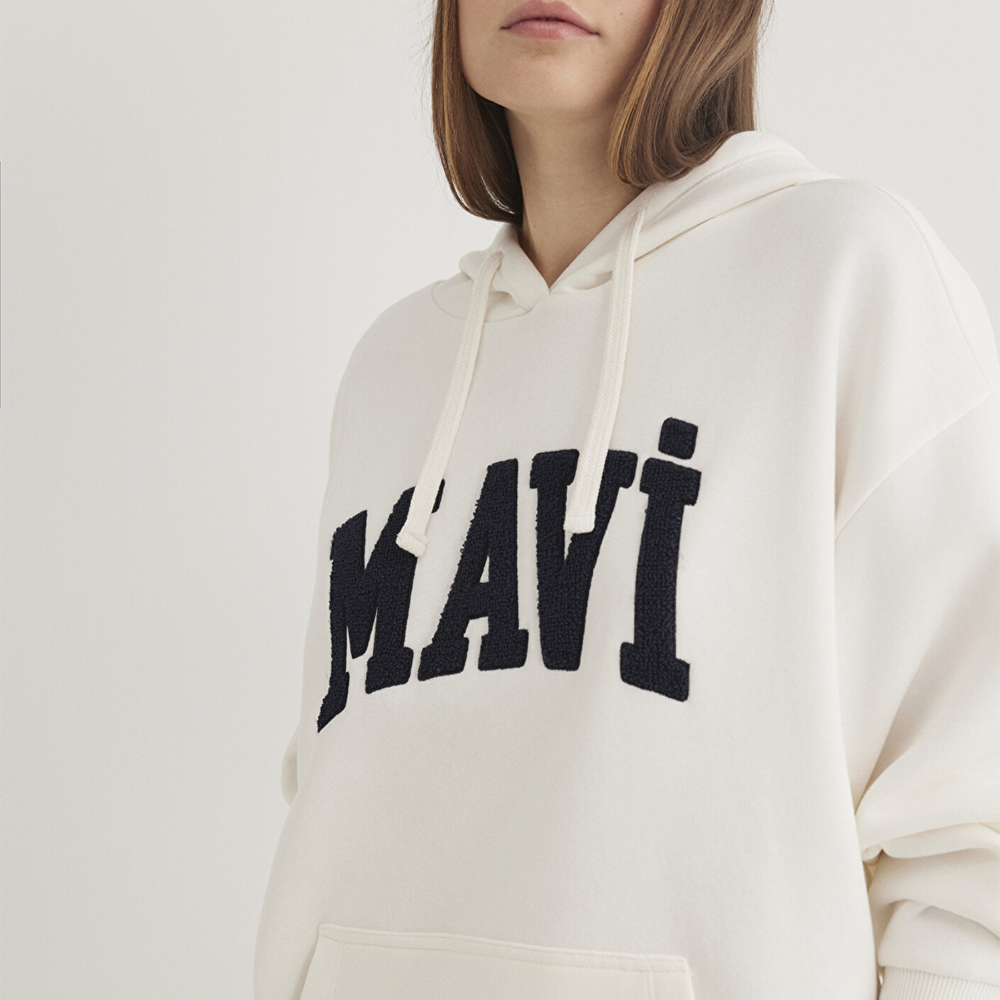 Mavi Mavi Logo Patchli Beyaz Sweatshirt 1S10175-80194