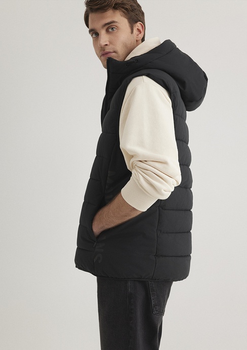  Mavi Mavi Jeans Detaylı Kapüşonlu Siyah Yelek Regular Fit / Normal Kesim 0110554-900