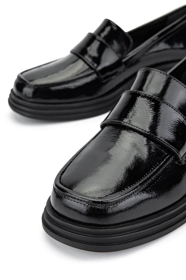  Tamer Tanca Kadın Hakiki Deri Siyah Rugan Loafer Ayakkabı