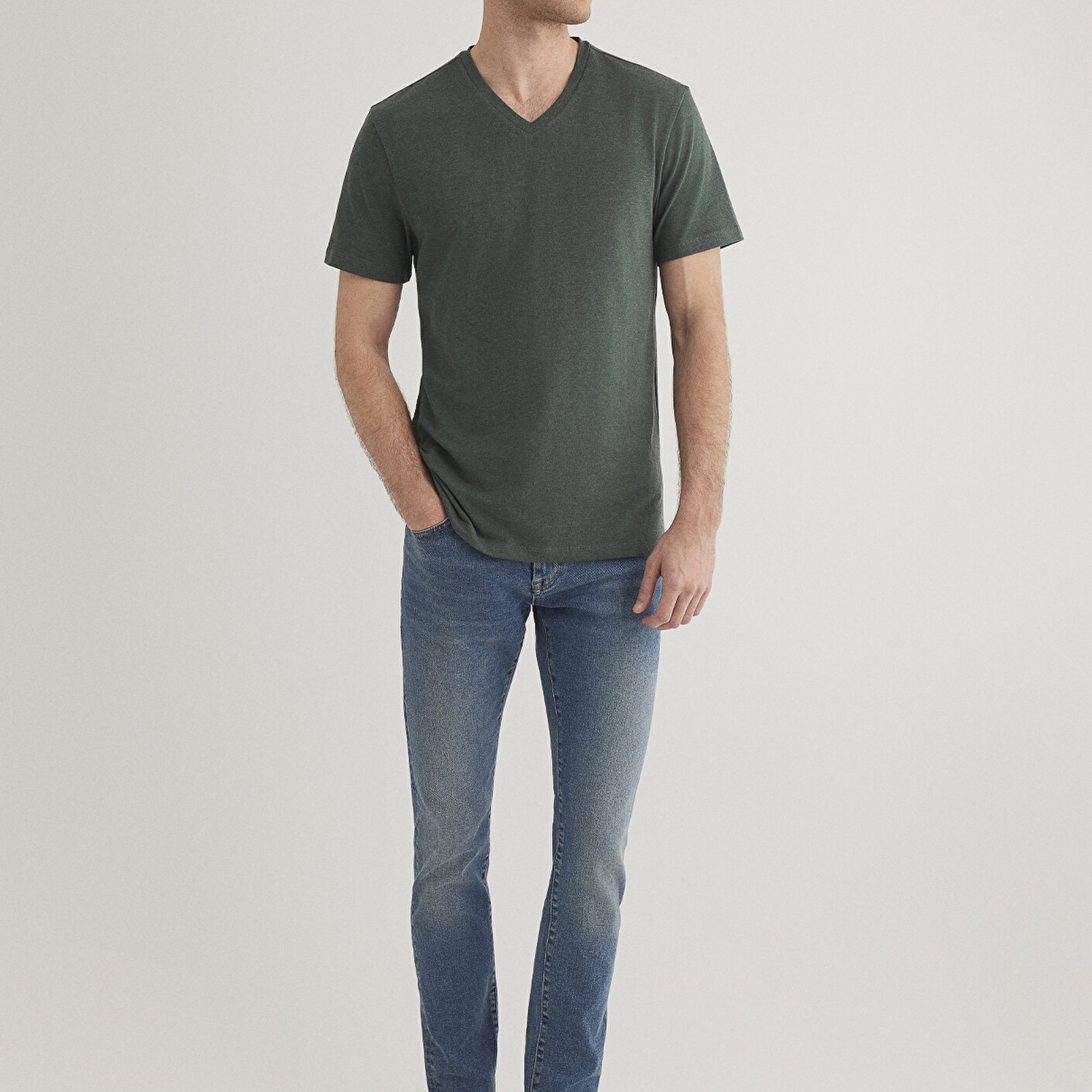 Mavi Stretch V Yaka Yeşil Basic Tişört Fitted / Vücuda Oturan Kesim 061748-25752