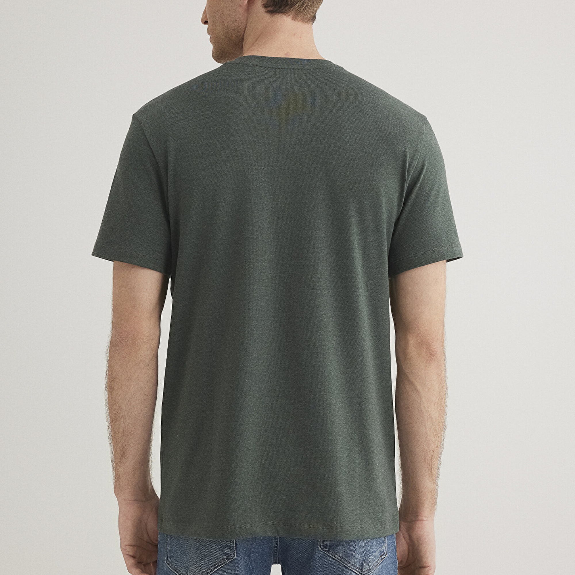 Mavi Stretch V Yaka Yeşil Basic Tişört Fitted / Vücuda Oturan Kesim 061748-25752