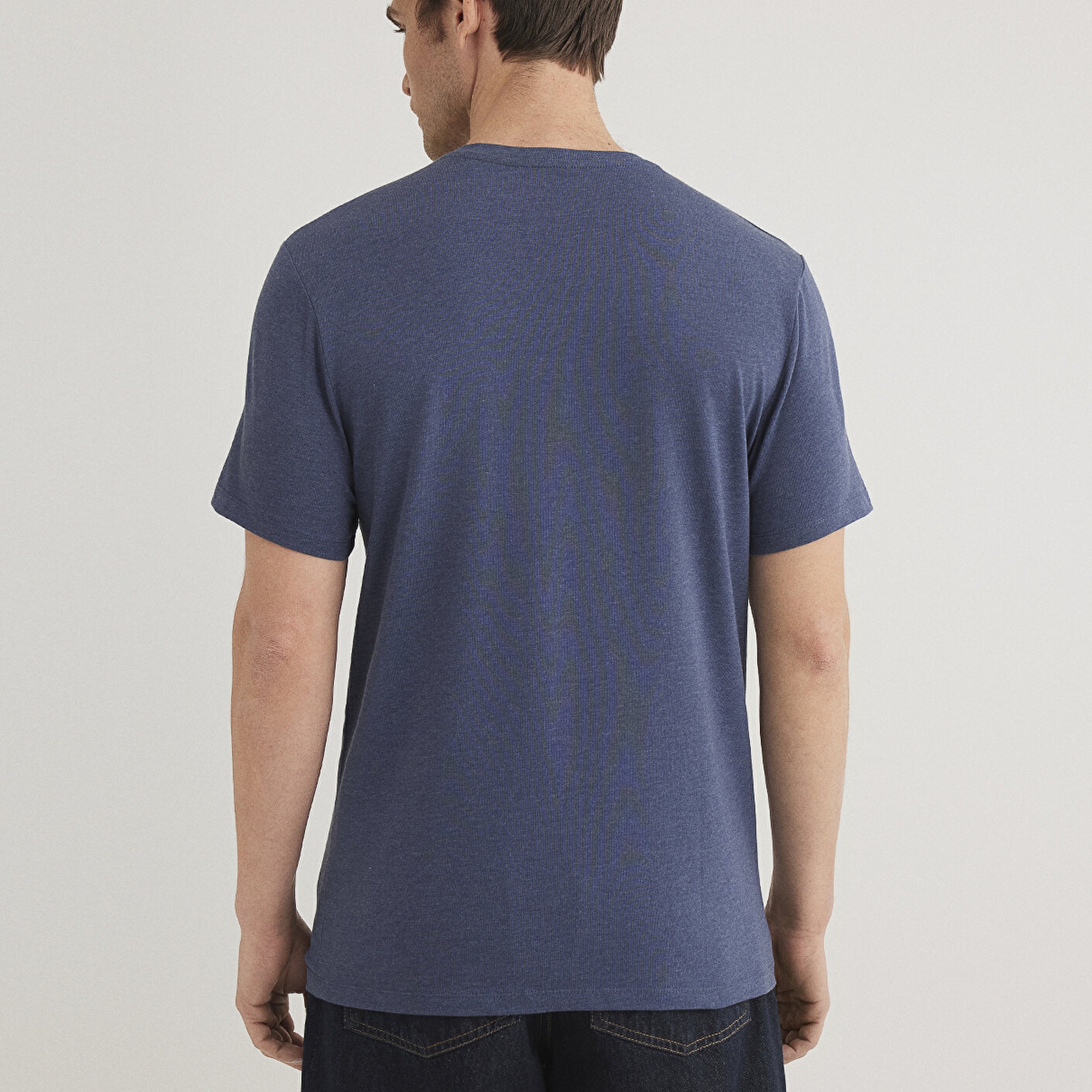 Mavi Stretch V Yaka Mavi Basic Tişört Fitted / Vücuda Oturan Kesim 061748-18790