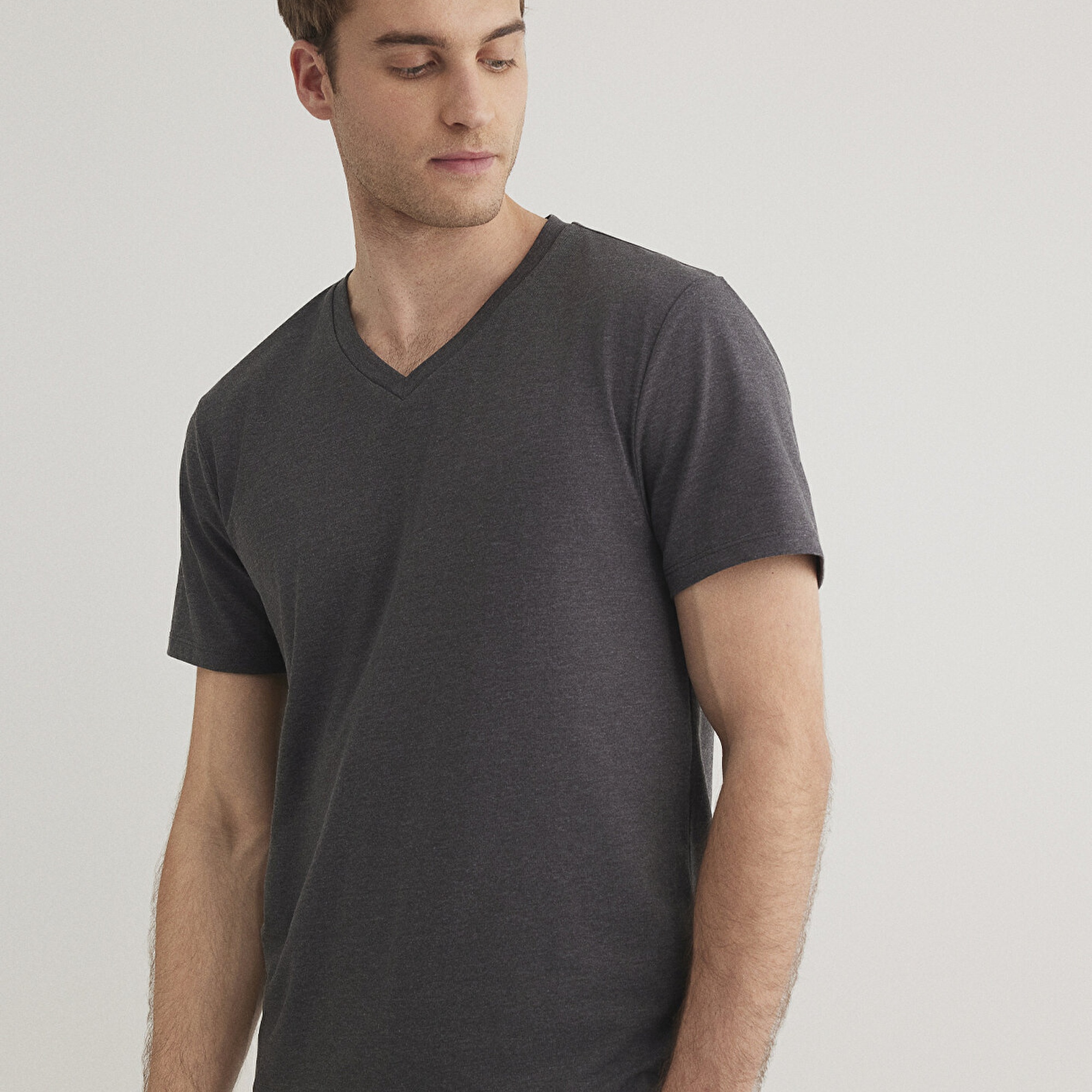 Mavi Stretch V Yaka Antrasit Basic Tişört Fitted / Vücuda Oturan Kesim 061748-24398