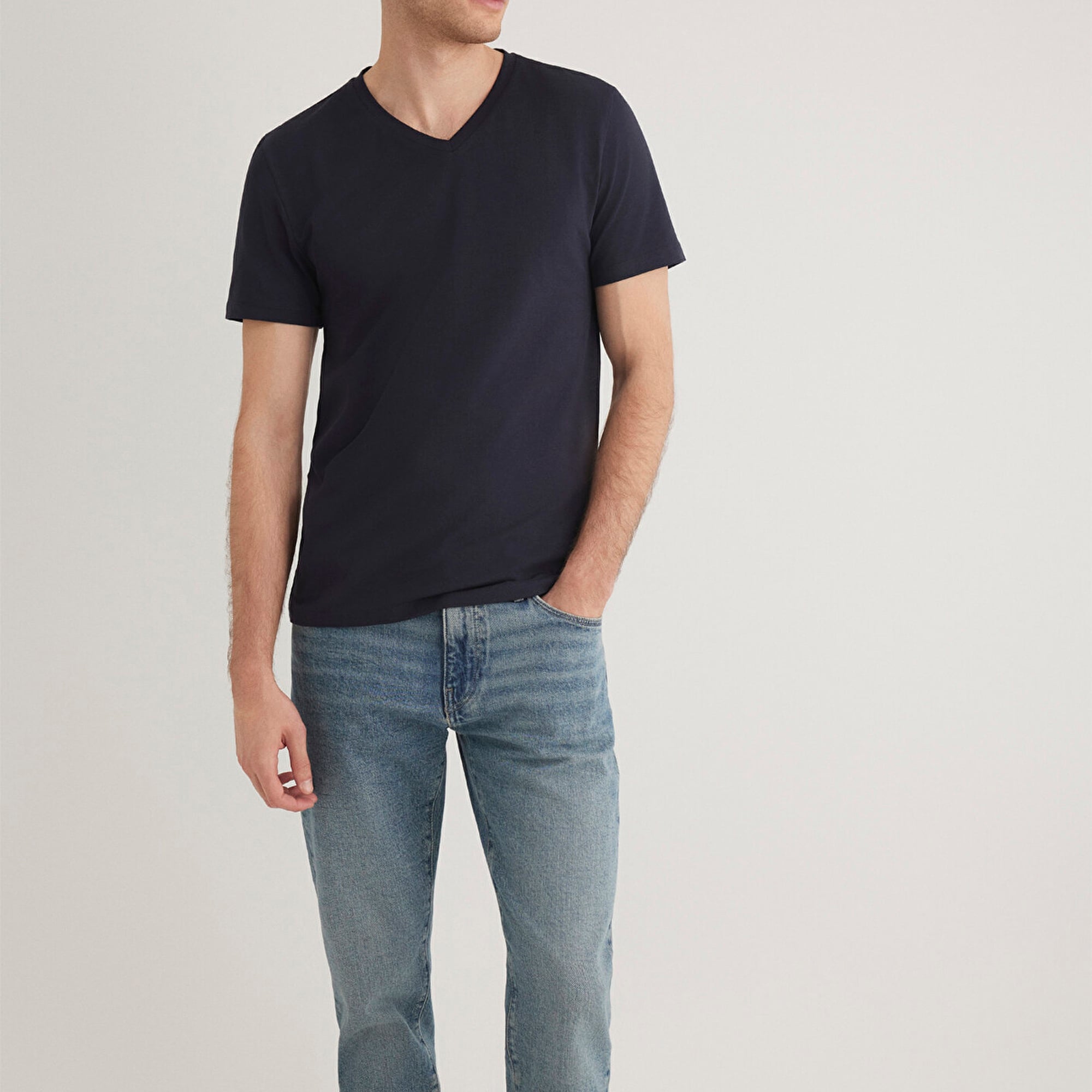 Mavi Stretch V Yaka Lacivert Basic Tişört Fitted / Vücuda Oturan Kesim 061748-17588