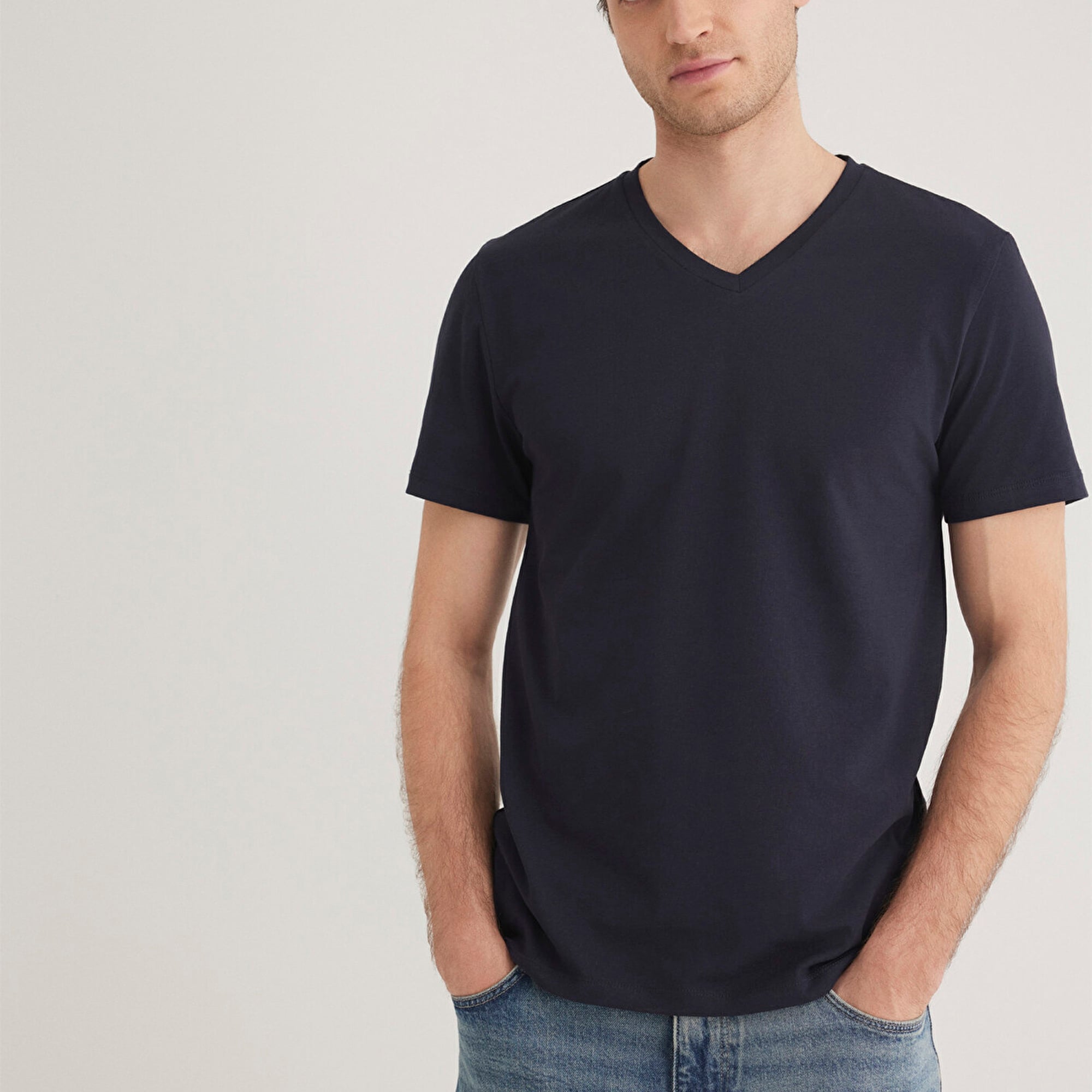 Mavi Stretch V Yaka Lacivert Basic Tişört Fitted / Vücuda Oturan Kesim 061748-17588