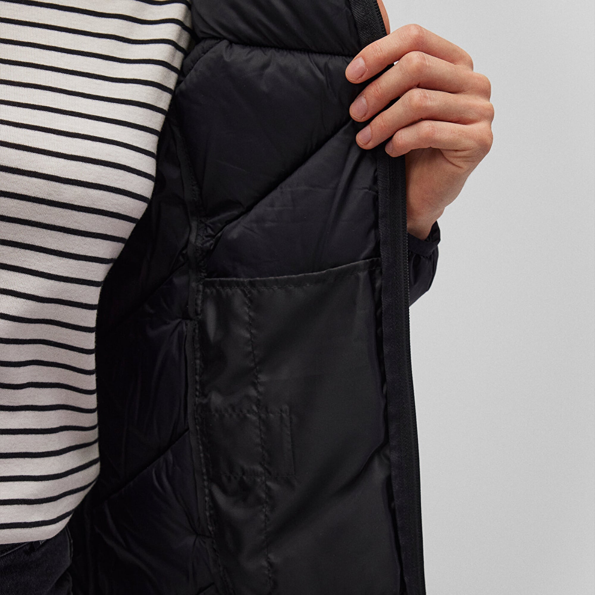 Mavi Dik Yaka Siyah Şişme Mont 110698-900